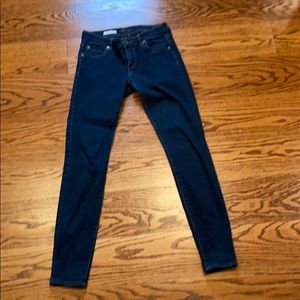 Size zero dark wash Kut MIA skinny jean.